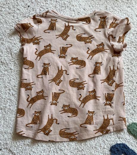 2 bledoružové bavlnené tričká s leopardmi, h&m, 98, h&m,98