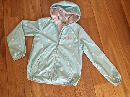 Lahucka nepremokava bunda dievca benetton 146 150, benetton,146
