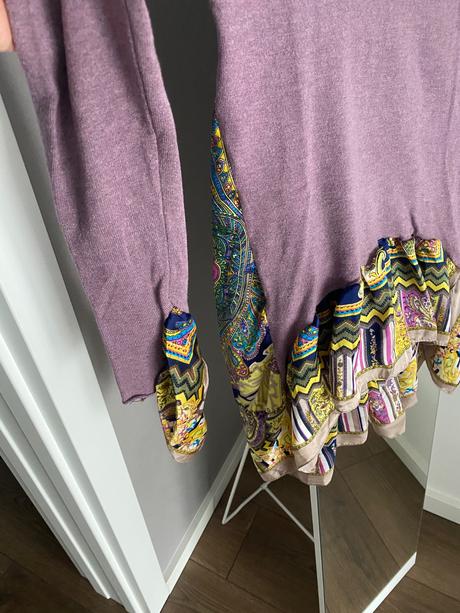 Krasny svetrik background, s