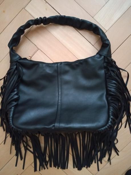 Kabelka so strapcami,