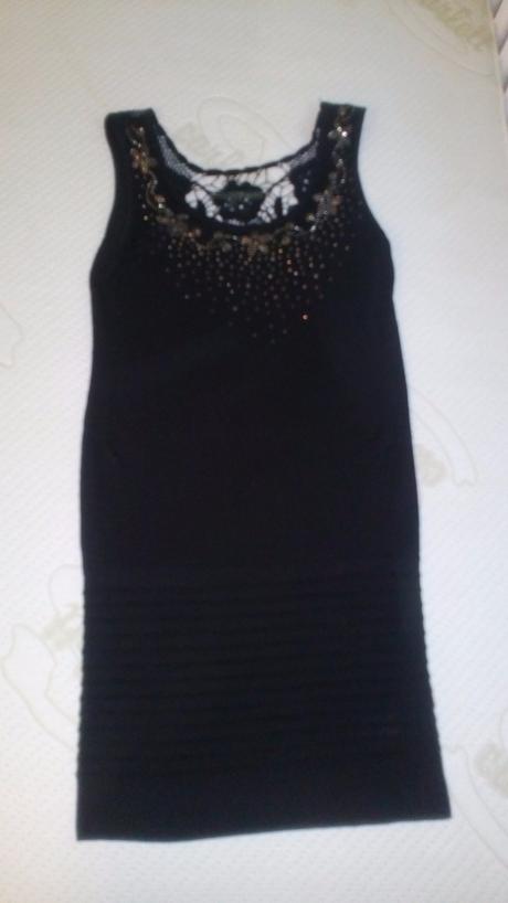 Čierne šaty s krajkou, m