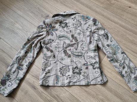 Kárované hnedé sako s kvetinovým vzorom katy veľ.m, m