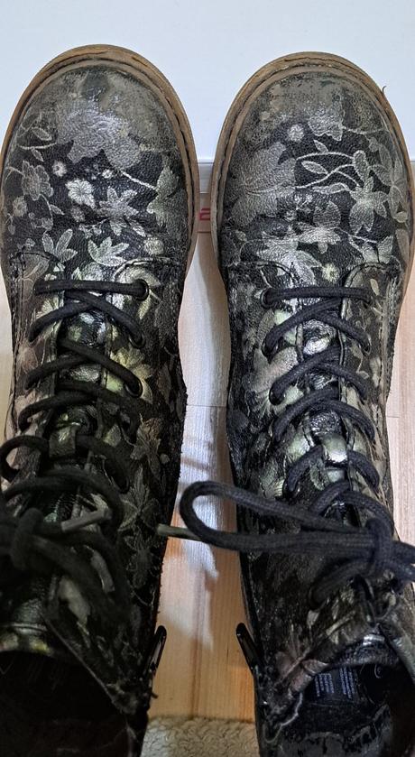 Topanky, workery, graceland,33