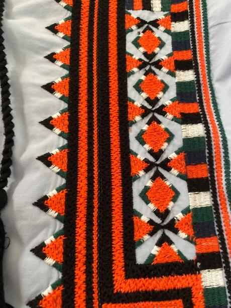 Nádherné šaty h&m s výšivkou, h&m,40