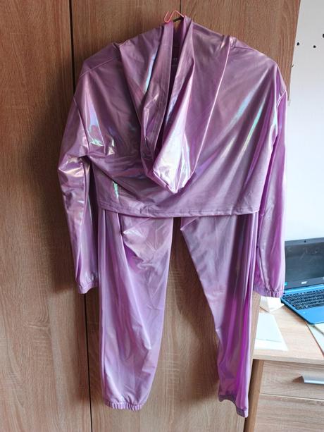 Tanečný kostým, 152