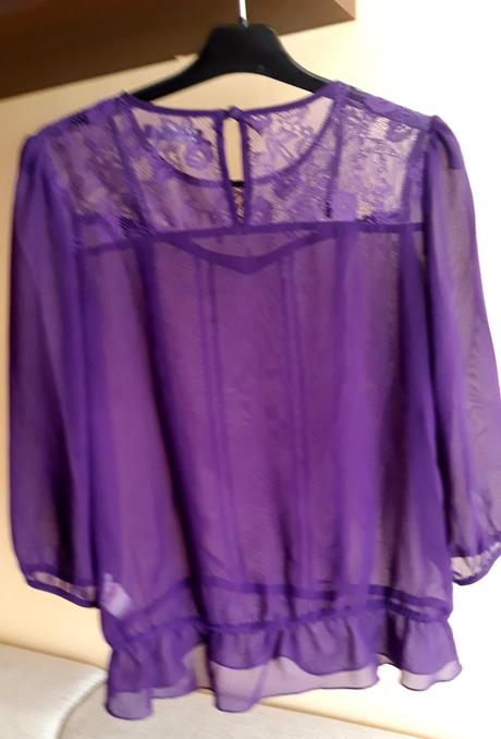 Blúzka, atmosphere,38