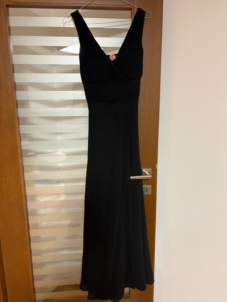 Čierne šaty, s