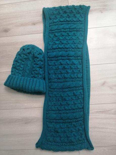 Čiapka a nakrčnik, takko