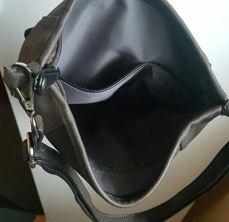 Stredne velka crossbody kabelka,