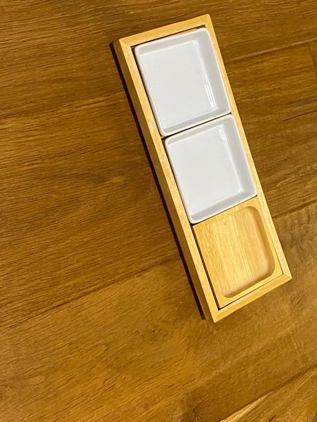 Servírovacia sada misiek na drevenom podnose, 