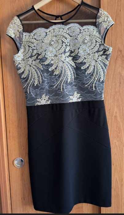 Omega čiene púzdrové šaty s čipkou, l