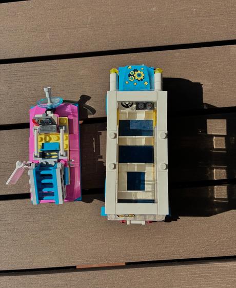 Lego friends - olivia a jej vozidlo, 