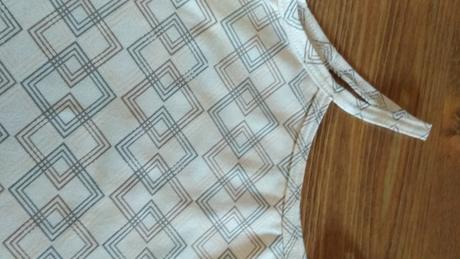 Tielko pár krát oblečené, 152