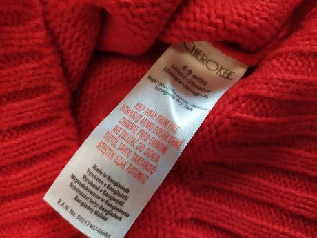 Svetrík s kapucňou s poštou, 74