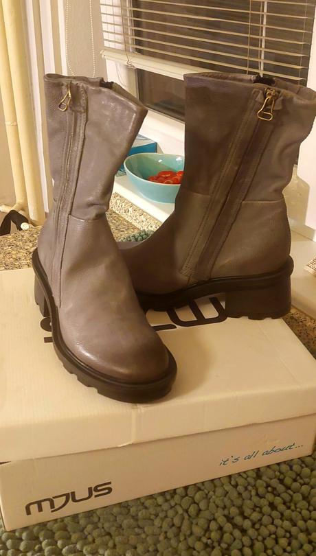 Mjus dámske čižmy, pc 179 eur, 38