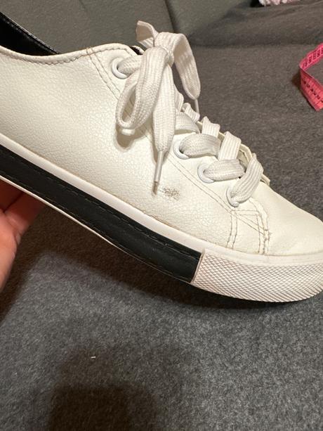 Zaujímavé biele tenisky, 39