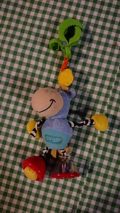 Hračka na zavesenie,