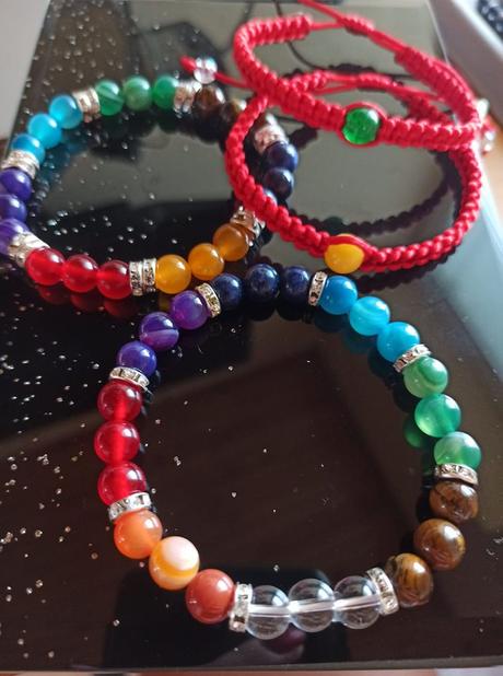 Farebné čakrové náramky,