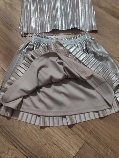 Dievčenská súprava, 122