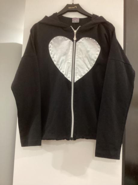 Mikina s aplikaciou srdiečko a perly, m