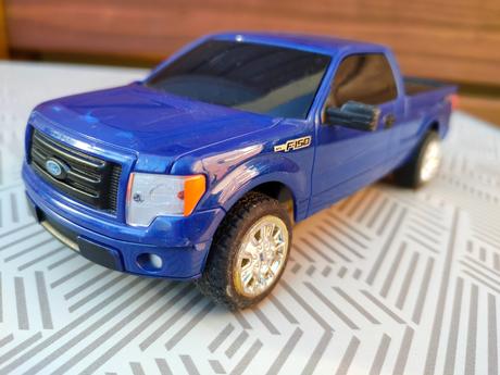 Auto na diaľkové ovládanie,