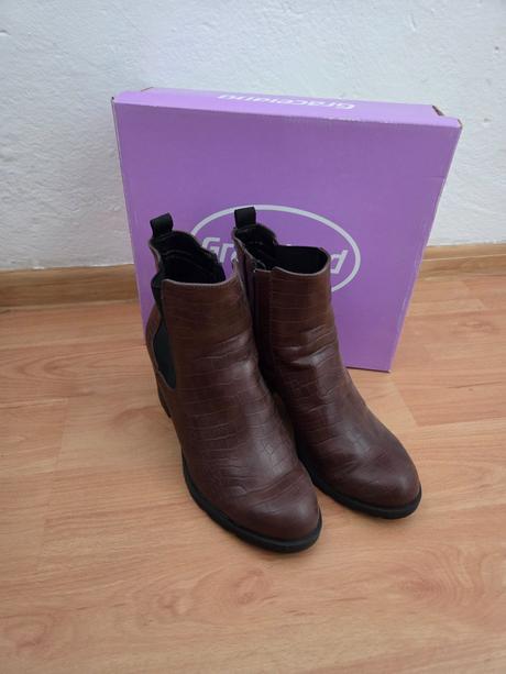 Hnedé čižmy, graceland,40