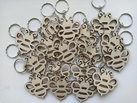 Prívesky / kľúčenky včielka, 