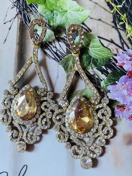 Luxusné náušnice na spoločenskú udalosť,