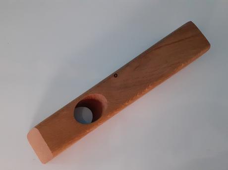 Drevený balančný stojan na víno, 