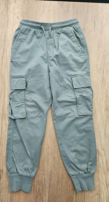 Svetlozelené kapsáče, reserved,152