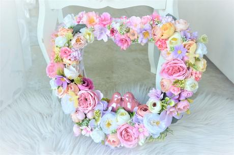 Veniec v tvare srdca s hrdličkami, 