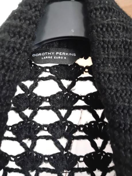 Čierna hačkovana vesta, s