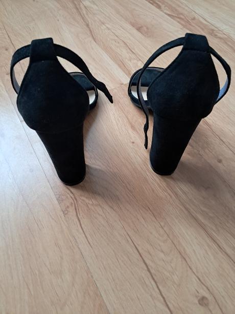 Čierne sandálky na hrubom opätku, 38