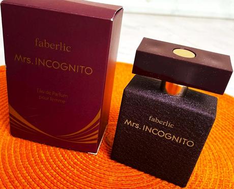 Parfém mrs. incognito,