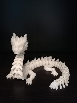 Väčší, flexibilný, svietaci drak, 