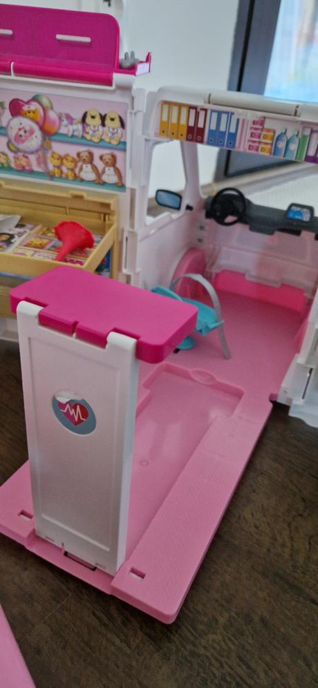 Mattel barbie sanitka a klinika 2 v, 