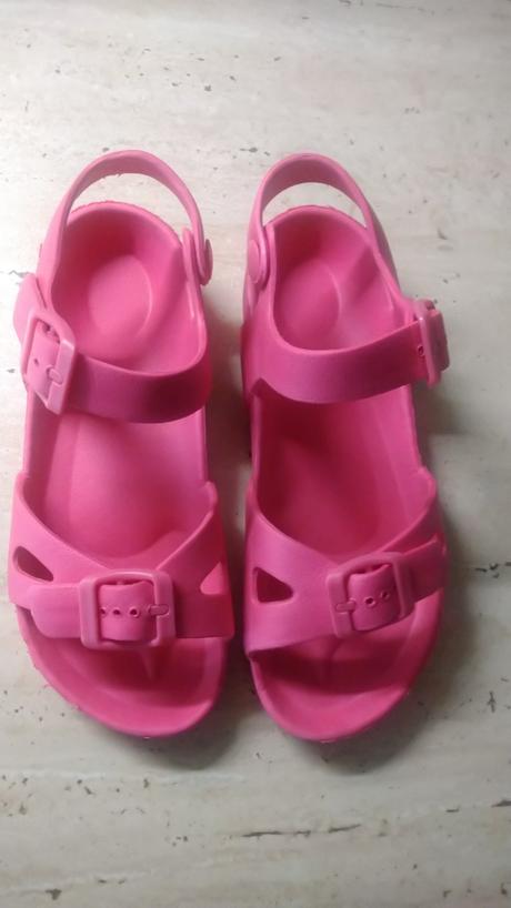 Dievčenské gumené sandále, 31