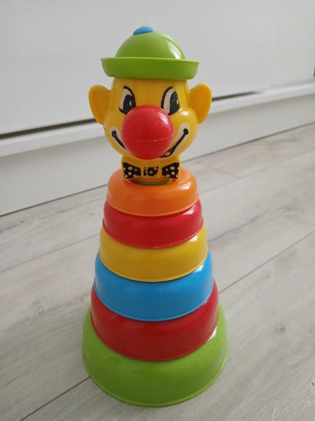 Pyramída s kolieskami šašo, 