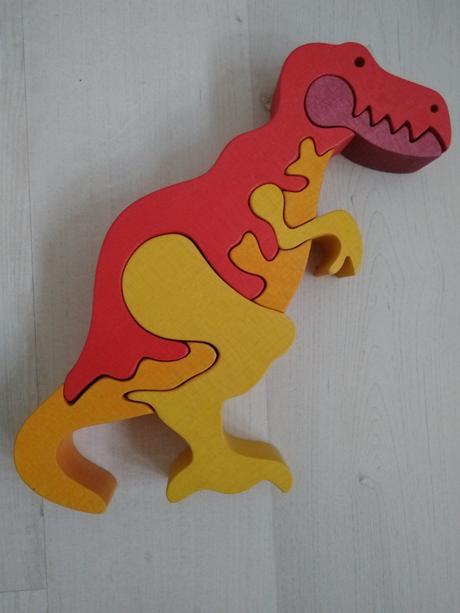 Drevený puzzle dinosaurus, 