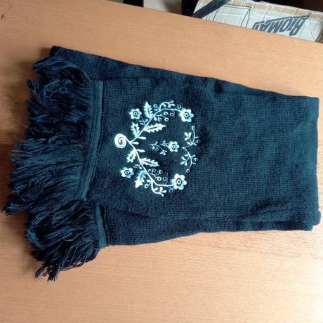 Dámska súprava s ľudovým vzorom,