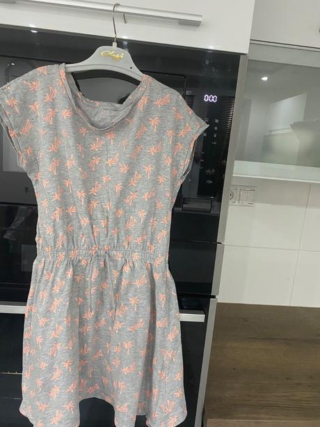 Dievčenské šaty velk.152, 152