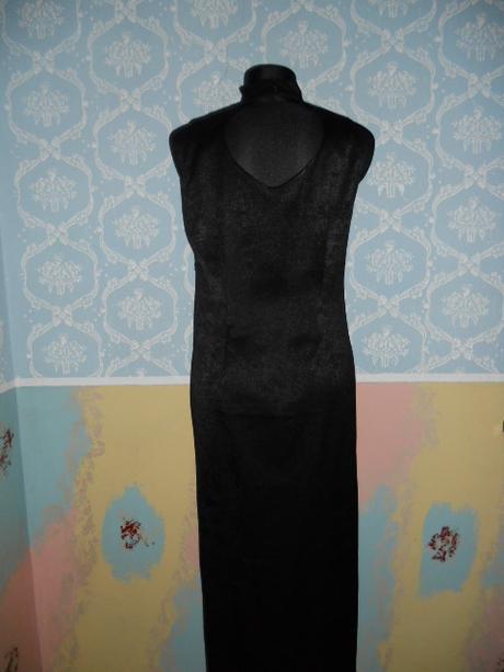 Zaujímavé šaty, 40