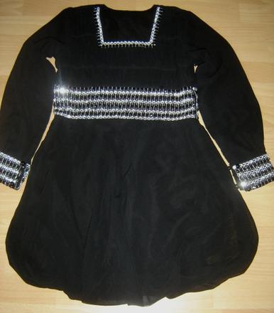Cierne spolocenske saty, s