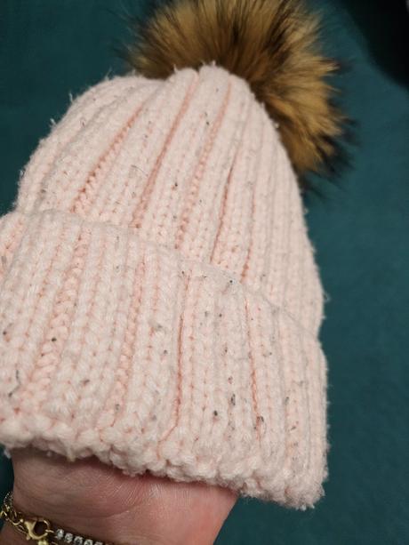 Ciapka s pravou kozusinou, 104