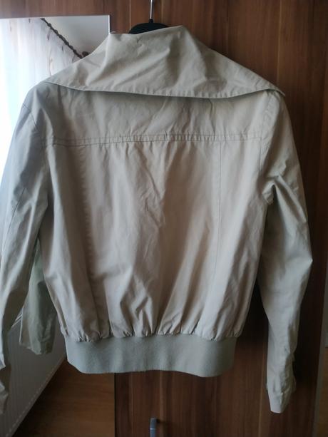 Prechodná bundička do pása zn.wesc, s