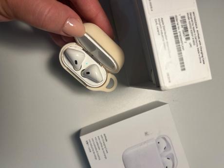Iphone 11+sluchadla airpods,