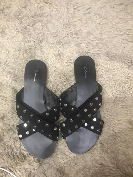 Šlapky zn amisu, 38