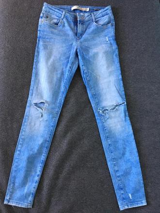 Roztrhané rifle, zara,s