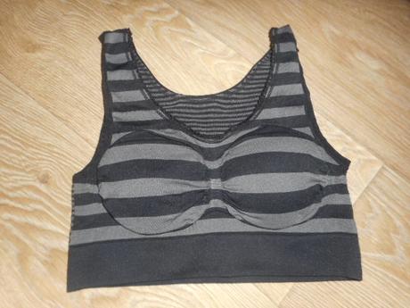 2 ks -body so všitou podprsenkou veľ. - 152-158, 152