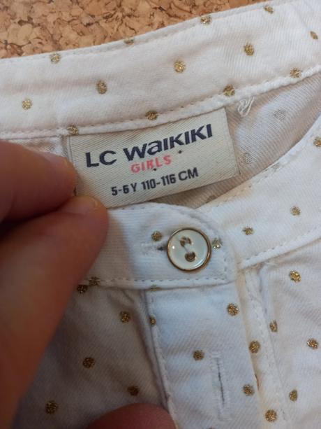 Elegantná blúzka so zlatými bodkami, 110